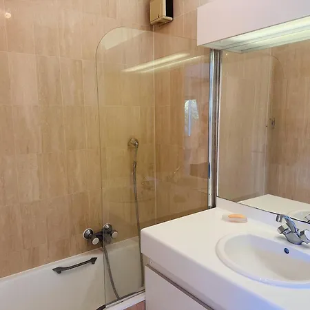 Light Modern With Garden Terrace Shared Pool - 2294 * 戛纳