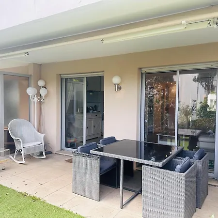 Light Modern With Garden Terrace Shared Pool - 2294