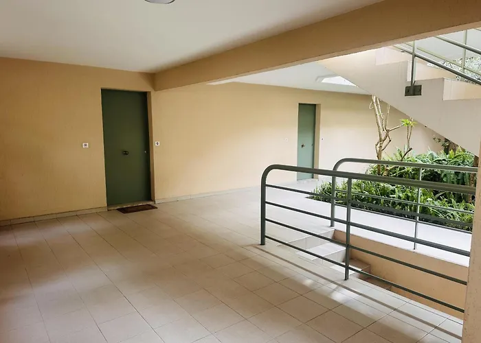 Light Modern With Garden Terrace Shared Pool - 2294 شقة كان
